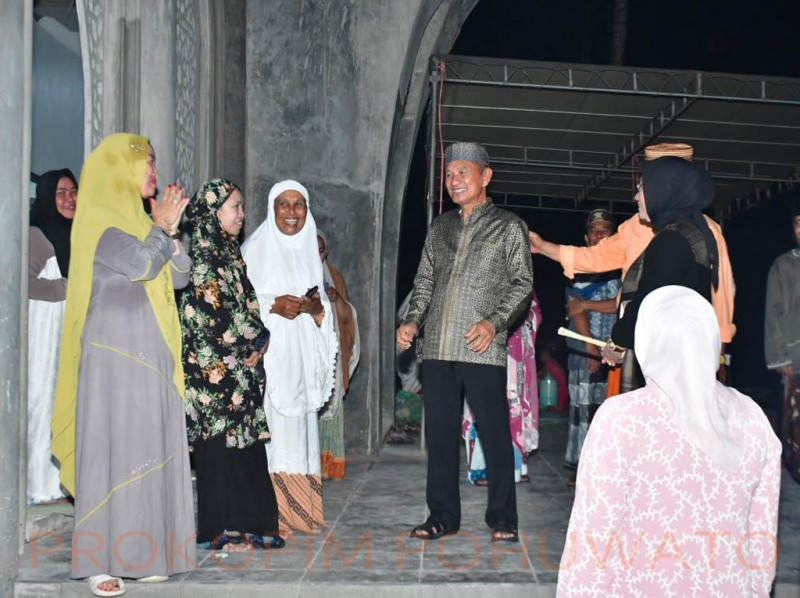 Buka Bersama Dan Tarawih Berjemaah Di Masjid Nabawi, Bupati Saipul ...